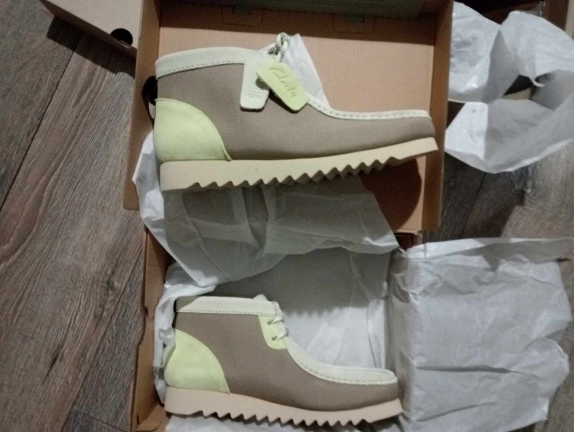 Original Clarks Wallabees - FTRE Ecru Combi