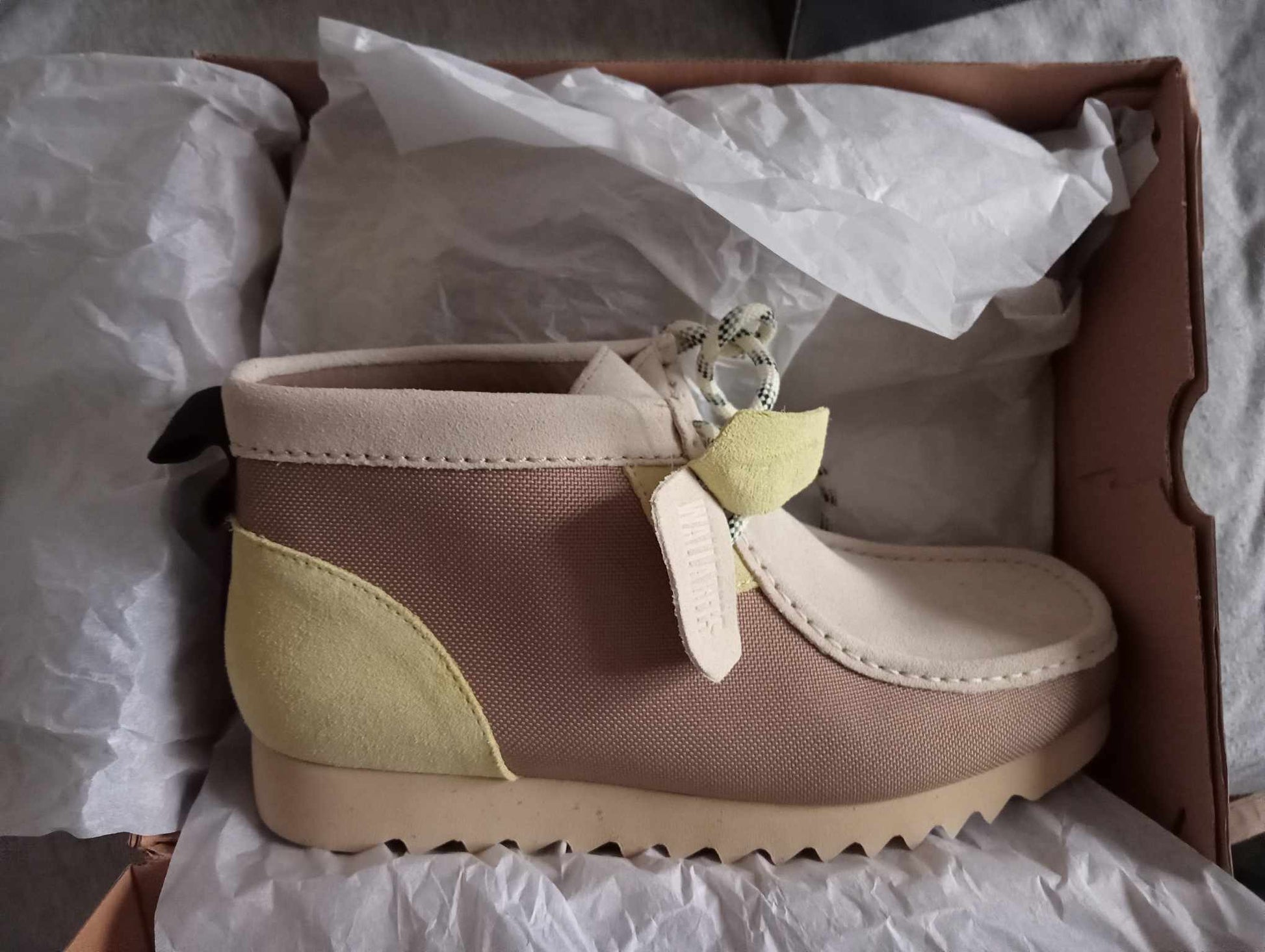 Original Clarks Wallabees - FTRE Ecru Combi