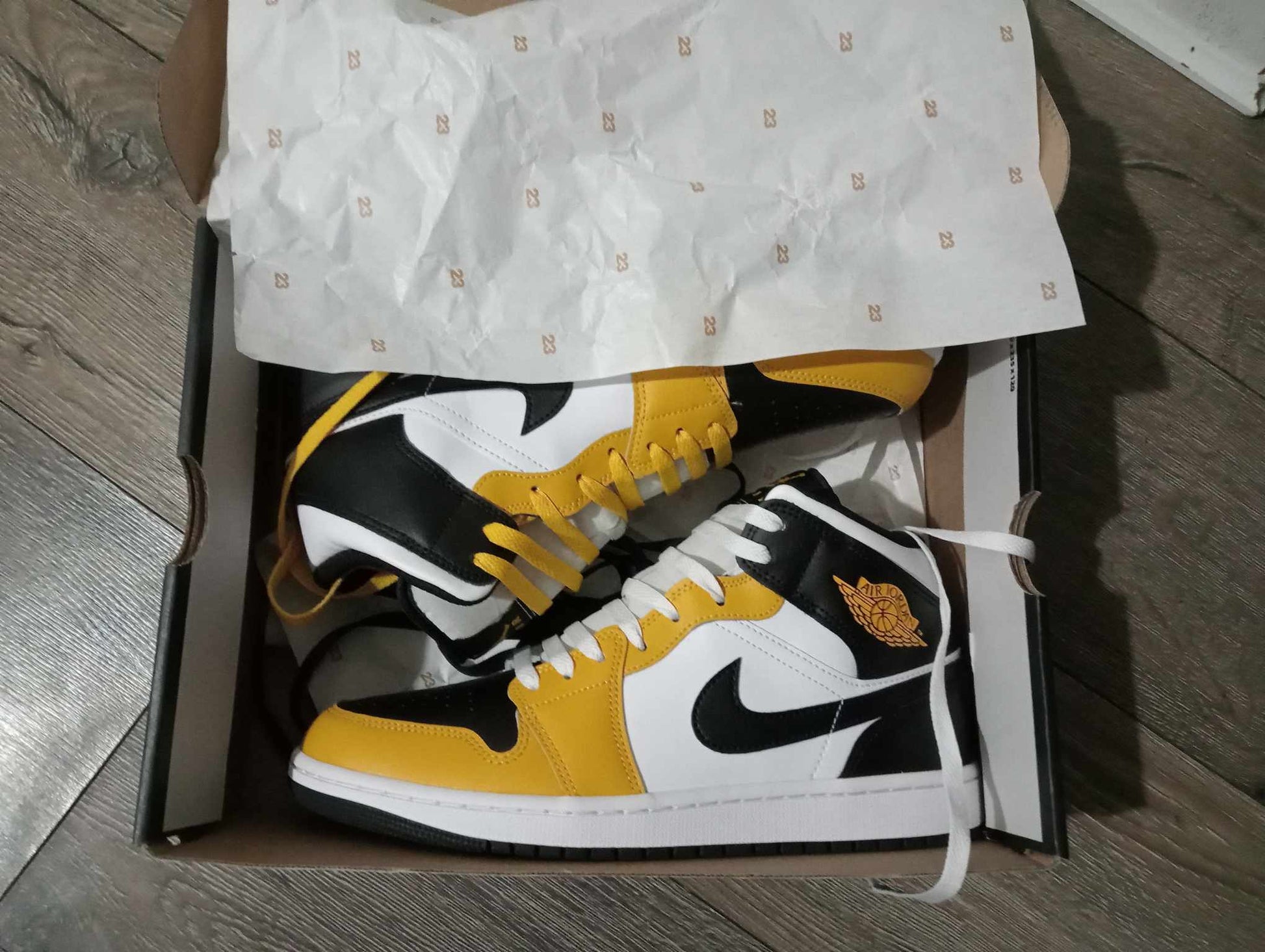 Original Air Jordan 1 Mid "Yellow Ochre"