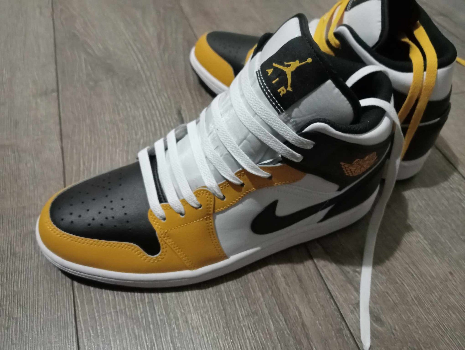 Original Air Jordan 1 Mid "Yellow Ochre"