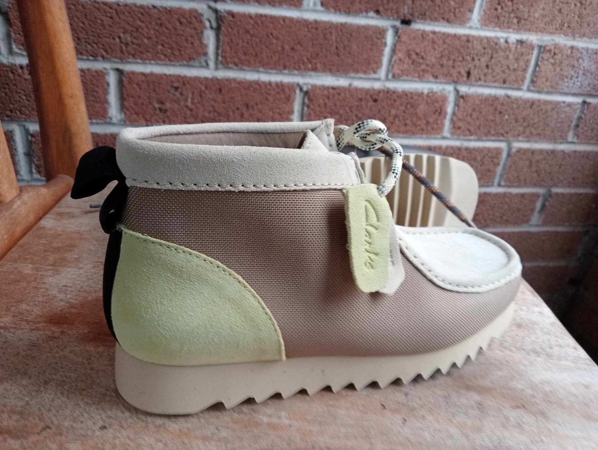 Original Clarks Wallabees - FTRE Ecru Combi