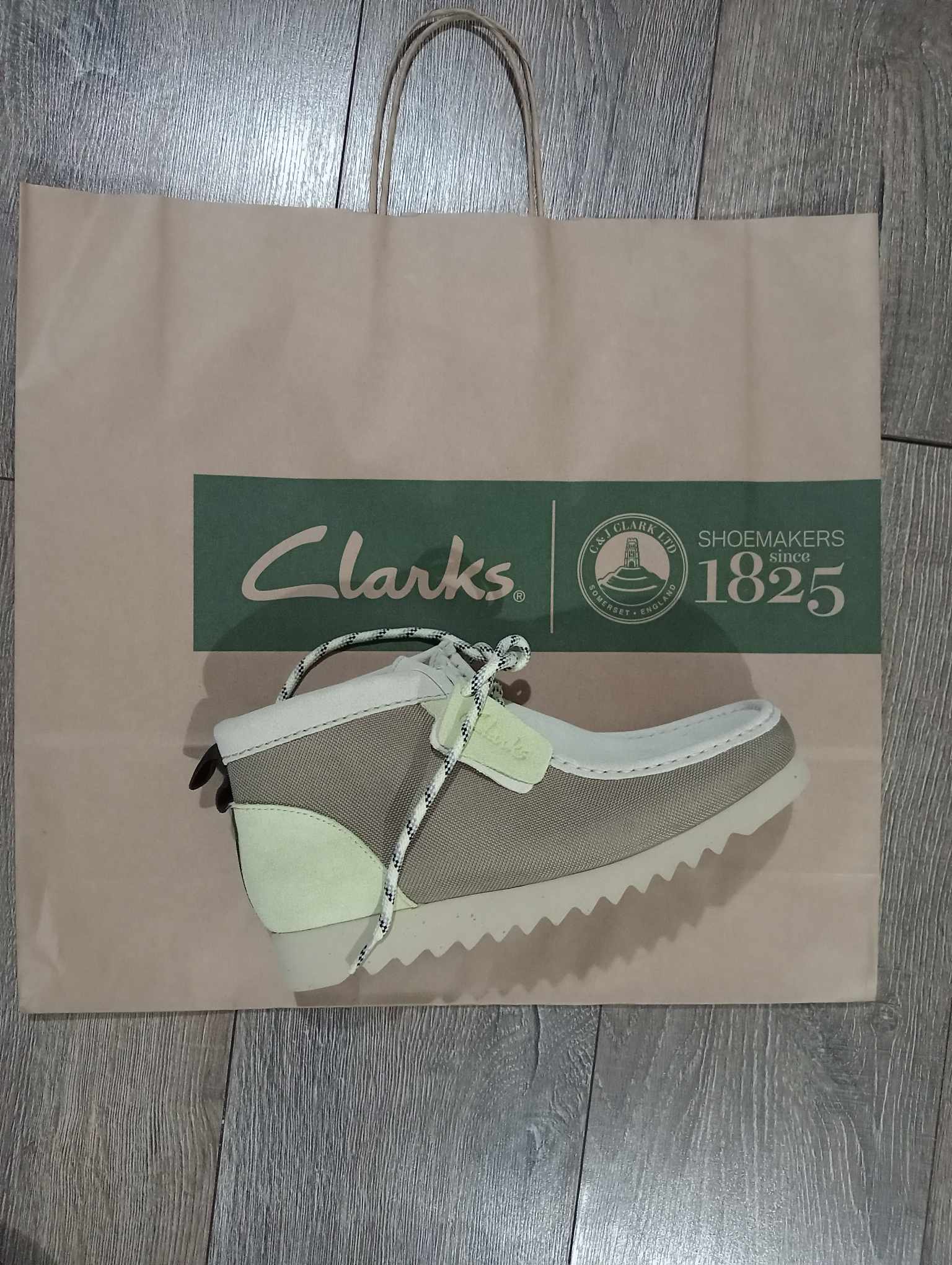 Original Clarks Wallabees - FTRE Ecru Combi